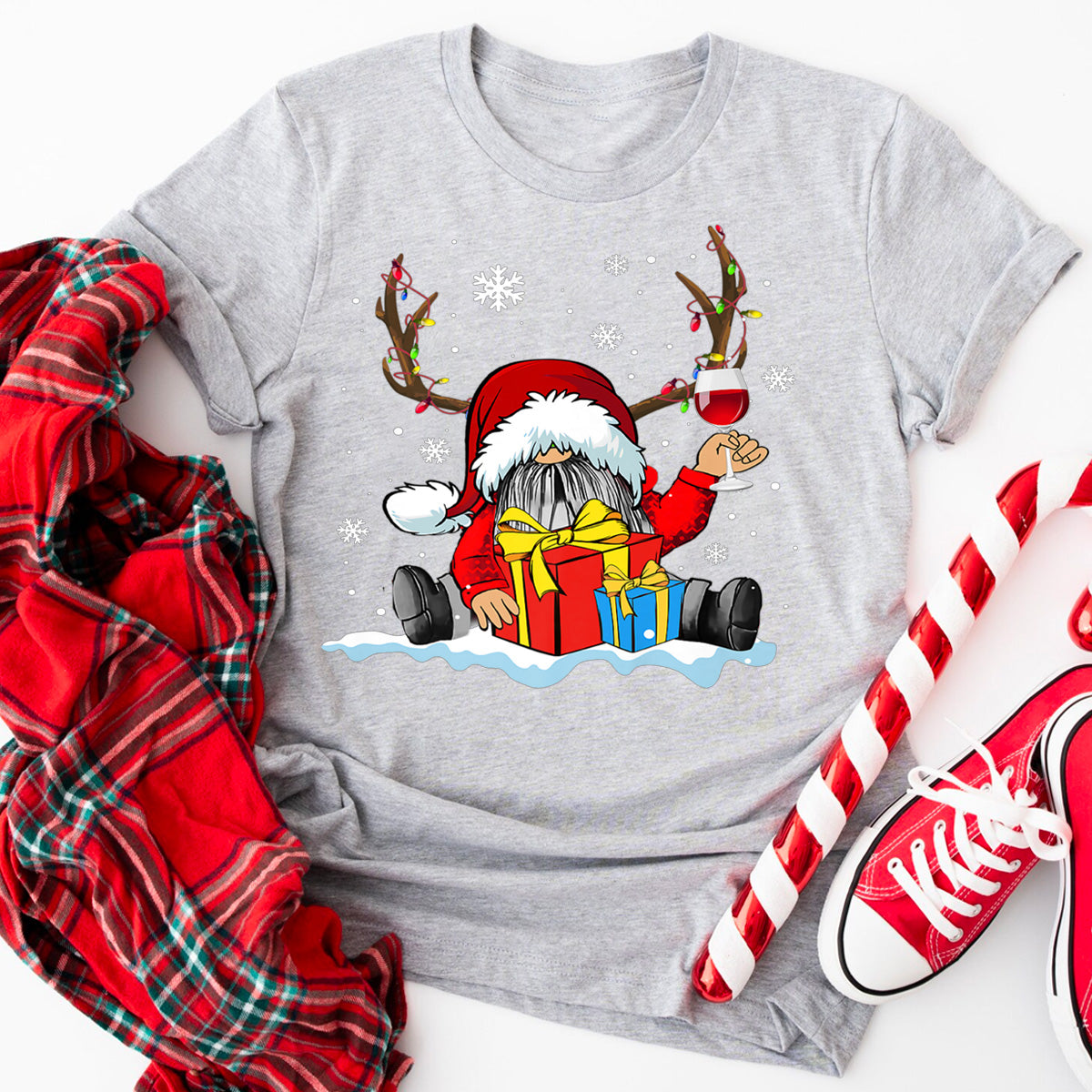 Gnome With Wine Glass Santa Hat T-Shirt