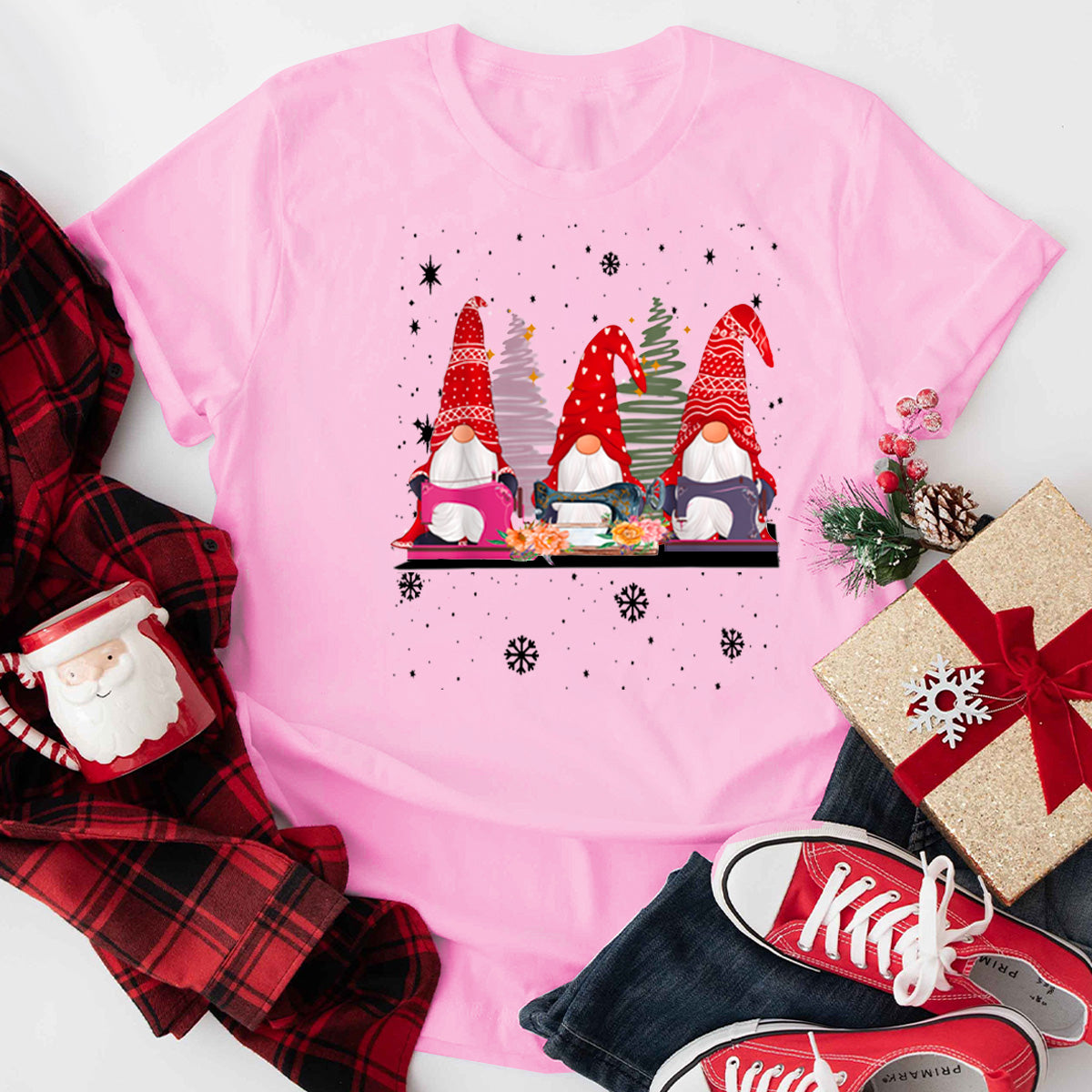 Sewing Gnomes Three Quilting Gnomes Christmas T-Shirt