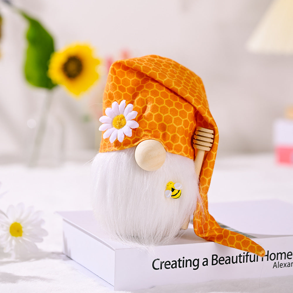 Farmhouse Bee Daisy Gnome